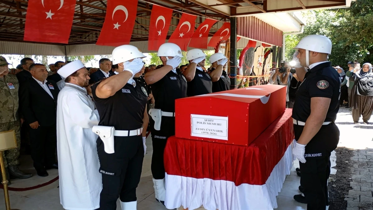 Şehit polis memuru &Uuml;yenarık, son yolculuğuna uğurlandı 