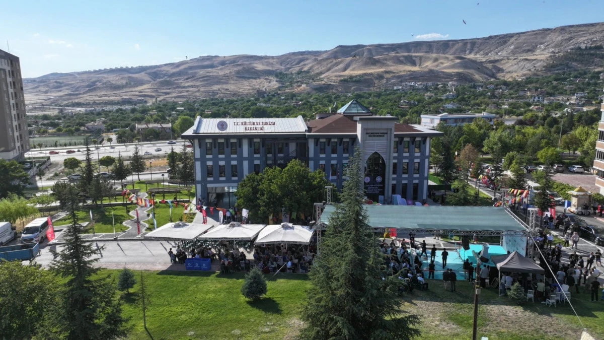 Sessiz, Konforlu ve Bilgi Dolu: “Sinan Kütüphaneleri Öğrencilerin Vazgeçilmezi”