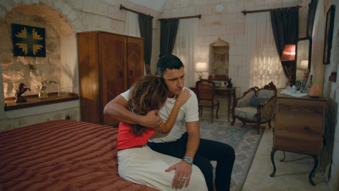 Sezen Aksu şarkısını Uzak Şehir'e hediye etti! 