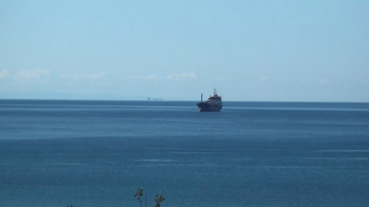 Silivri&rsquo;de batan gemideki 10 m&uuml;rettebatı arama &ccedil;alışmalarında 13'&uuml;nc&uuml; g&uuml;n 