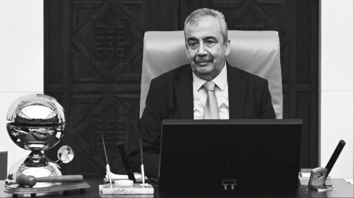 Siyasilerden, Sırrı Süreyya Önder için başsağlığı mesajı 
