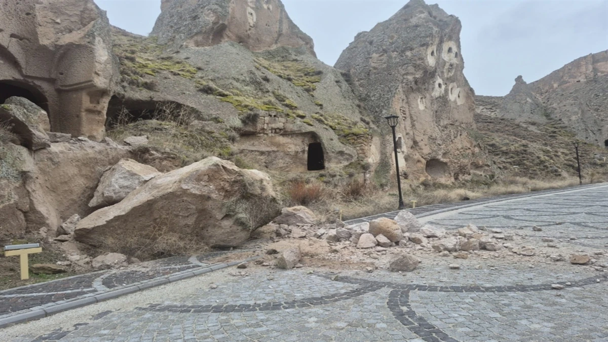 Soğanlı Vadisi&rsquo;nde kaya par&ccedil;ası d&uuml;şt&uuml;