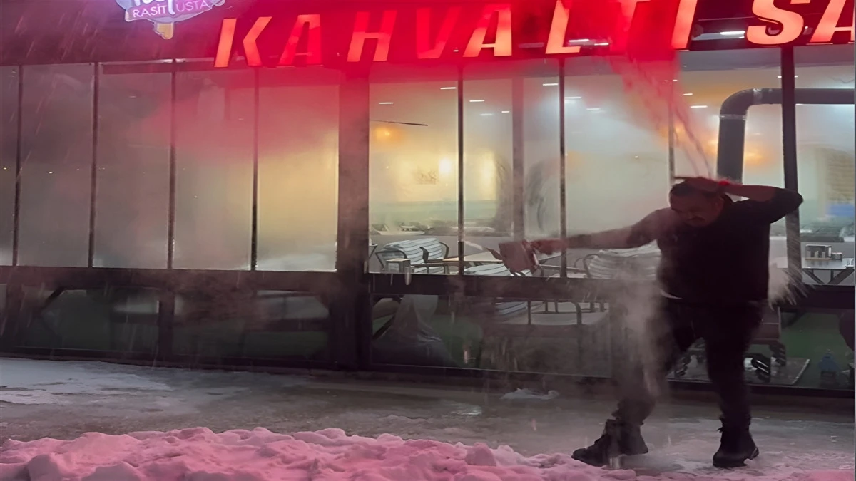 Soğuk havayı test etmek isterken kendini yaktı! 