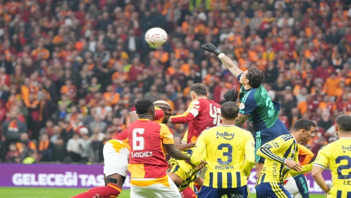 S&Uuml;PER LİG'DE DEV DERBİNİN GALİBİ GALATASARAY