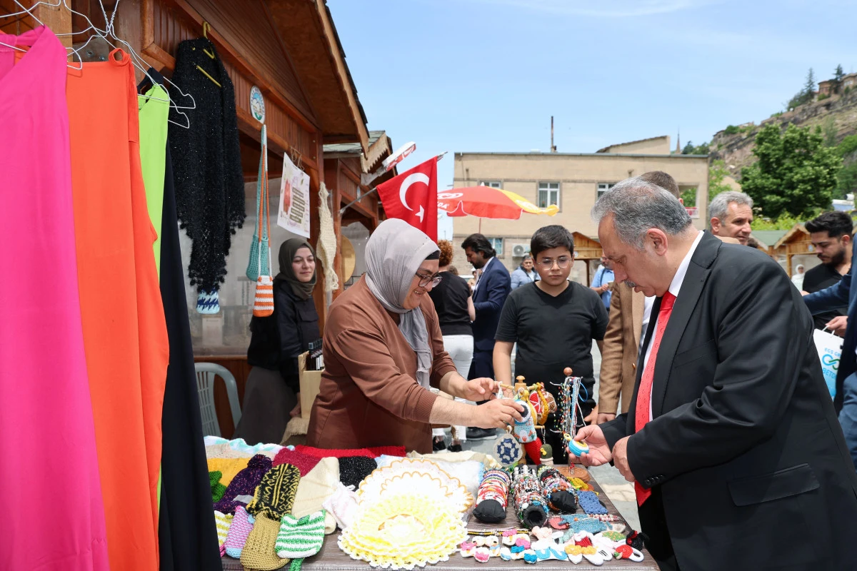 TALAS’TA BU PAZAR AYIN İLK “MAHARETLİ ELLER”İ 