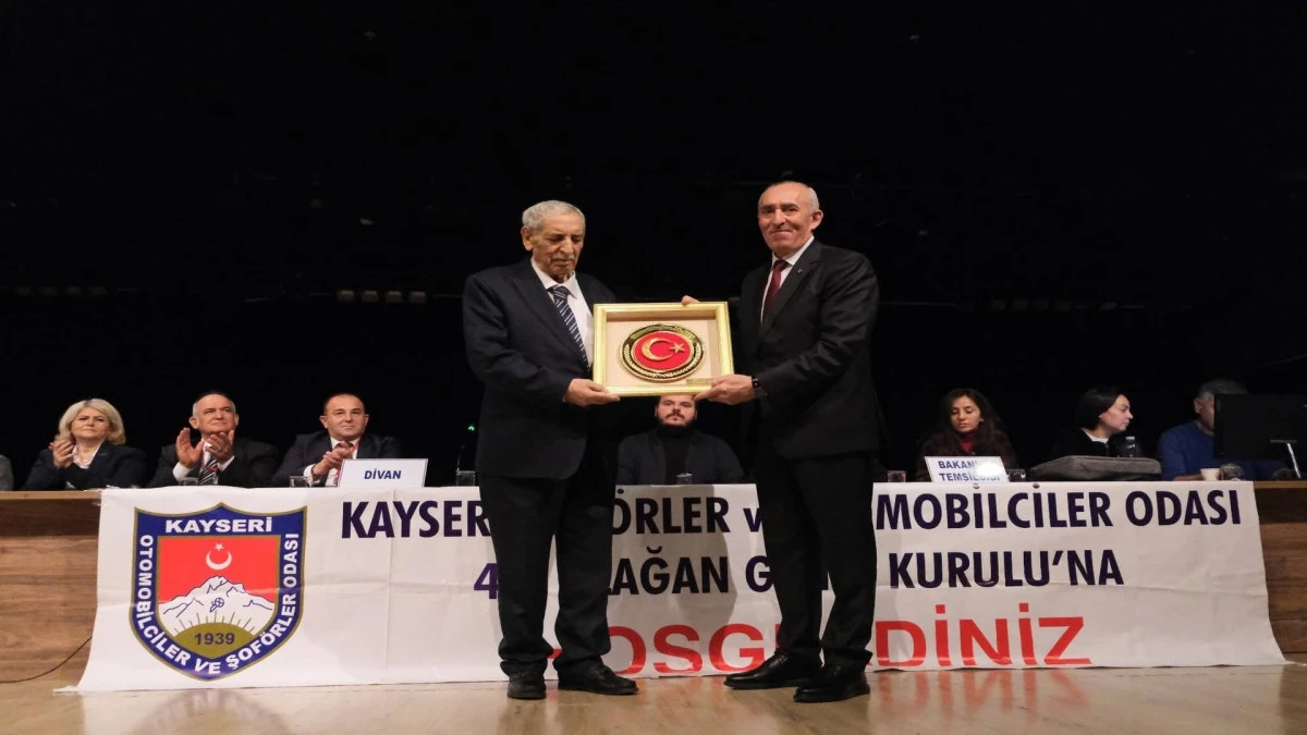 Tam 40 yıl s&uuml;rm&uuml;şt&uuml;! Kayseri'de herkesin tanıdığı o isim g&ouml;revi bıraktı: İşte yeni başkan... 