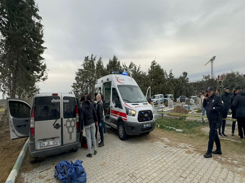 Tekirdağ’da 2 kuzenler başlarından silahla vurulmuş halde bulundu 