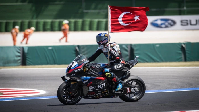 Toprak Razgatlıoğlu 3’üncü kez dünya şampiyonu  