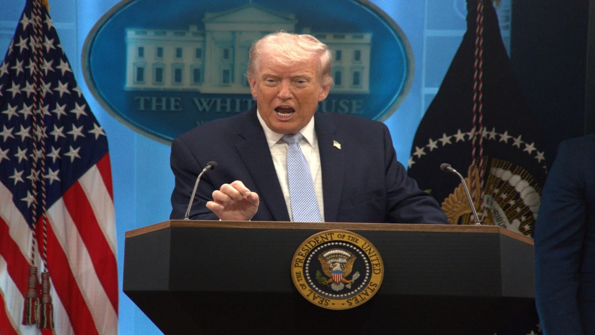 Trump'tan İran'a H&uuml;rm&uuml;z Boğazı mesajı: Ablukaya karşı yapabilecekleri hi&ccedil;bir şey yok 