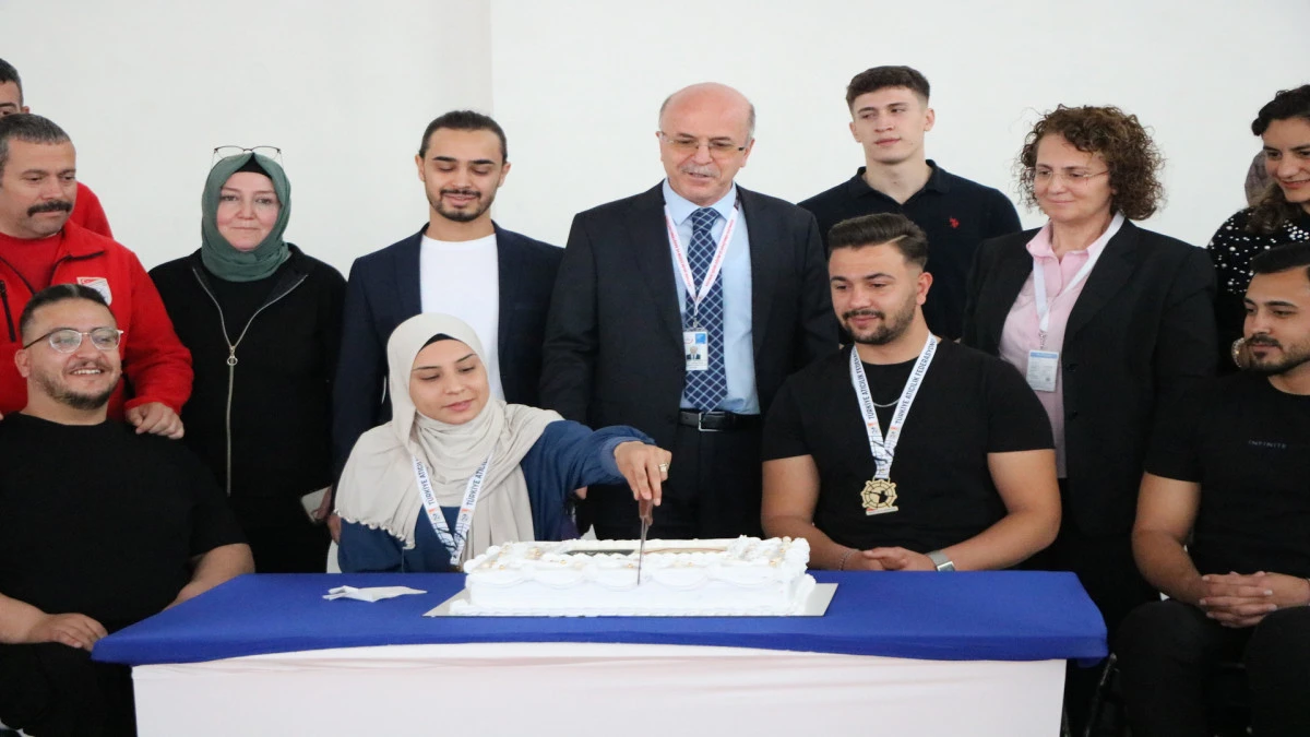 T&Uuml;BİTAK projesiyle spora başlayan 2 fizik tedavi hastası, atıcılıkta T&uuml;rkiye şampiyonu oldu 