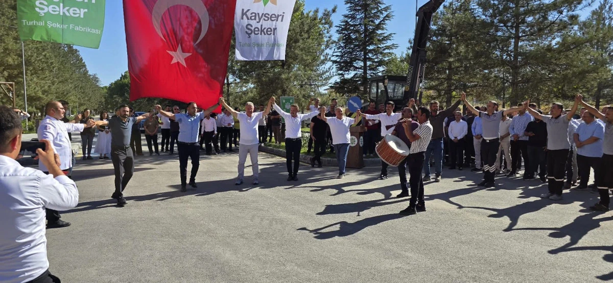 Turhal Şeker Fabrikası’nda Tarihi Gün: Başkan Hüseyin Akay’a Davullu Zurnalı Karşılama 