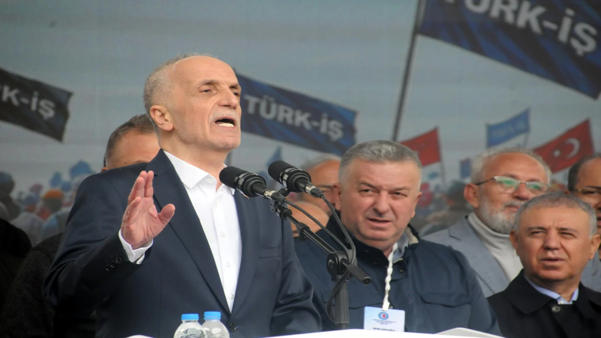 T&Uuml;RK-İŞ Başkanı Atalay: 28 bin lirayla 1 ay bırakın, 1 hafta ge&ccedil;inemezsiniz 