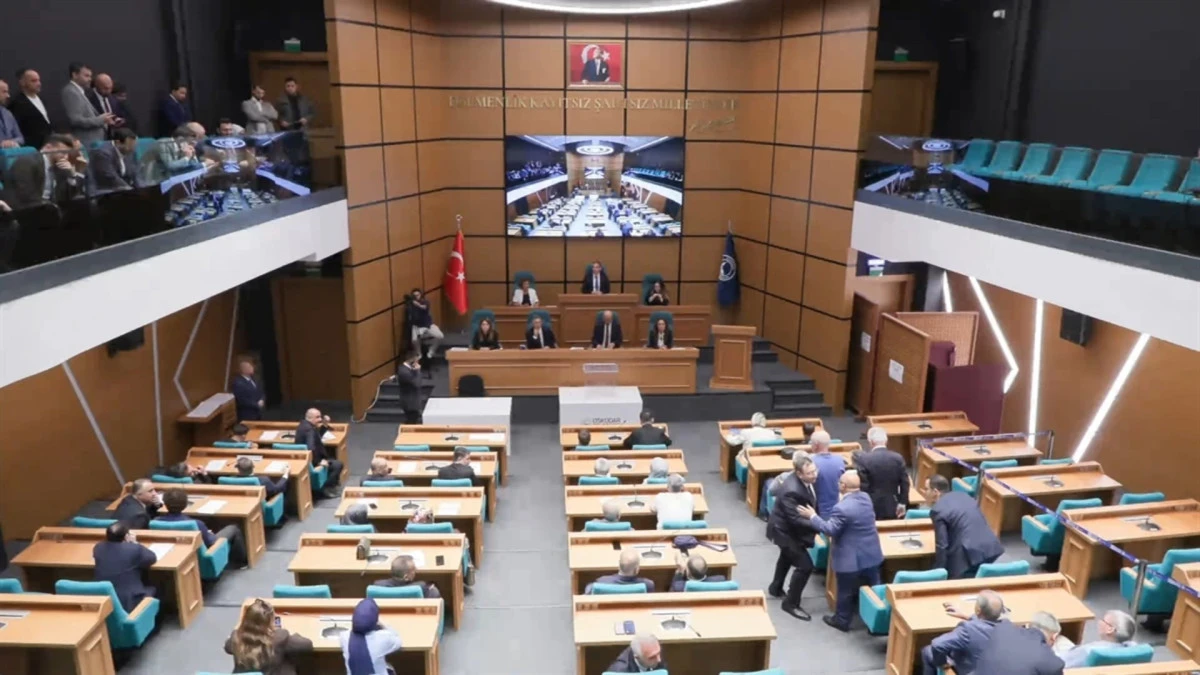 &Uuml;sk&uuml;dar Belediyesi'nde başkan vekili Sibel Tan &Ccedil;etinkaya oldu 