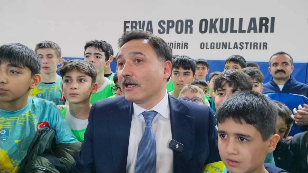 Vali &Ccedil;i&ccedil;ek&rsquo;ten Gen&ccedil;lik İ&ccedil;in "Meydan Okuma": ERVA Ailesi &Ccedil;ığ Gibi B&uuml;y&uuml;yor  