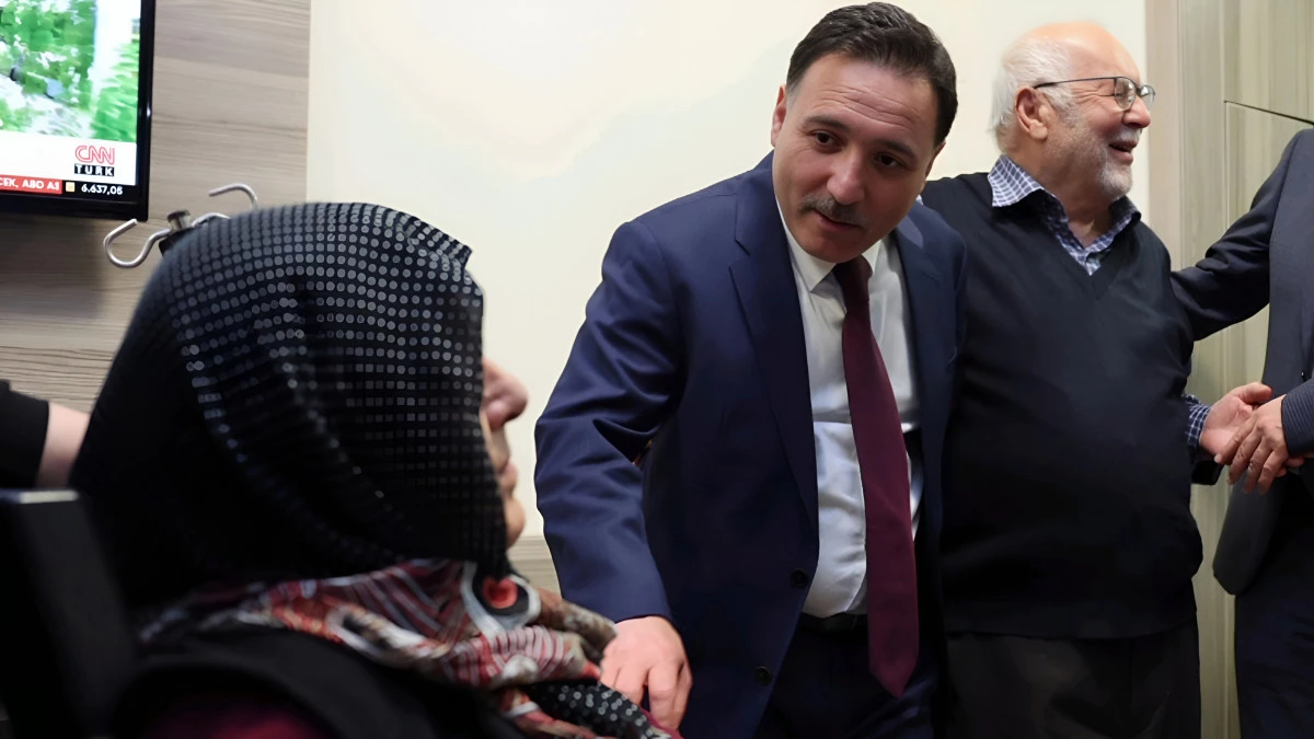 Vali &Ccedil;i&ccedil;ek&rsquo;ten Şehit Annesine Vefa Ziyareti! 