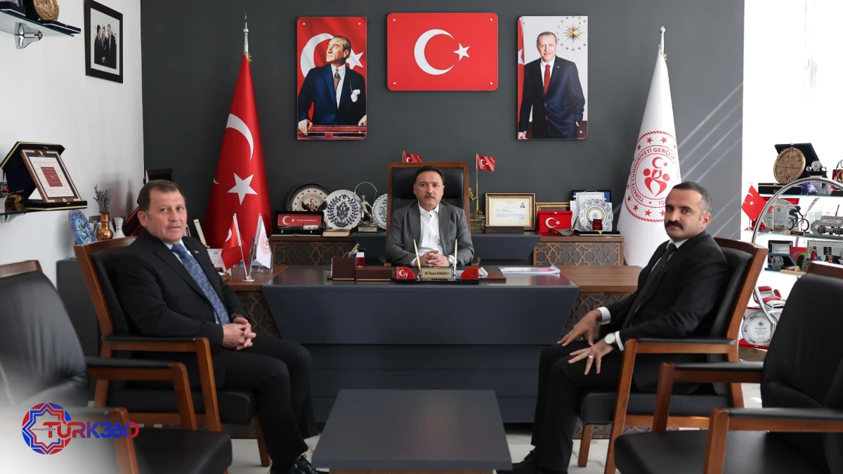 Vali G&ouml;kmen &Ccedil;i&ccedil;ek'ten Gen&ccedil;lik ve Spor İl M&uuml;d&uuml;rl&uuml;ğ&uuml;&rsquo;ne Ziyaret! 
