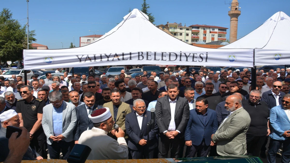 Yahyalı eski Belediye Başkanı Esat Keskinkılı&ccedil;&rsquo;ın eşi Hayriye Keskinkılı&ccedil;, toprağa verildi 