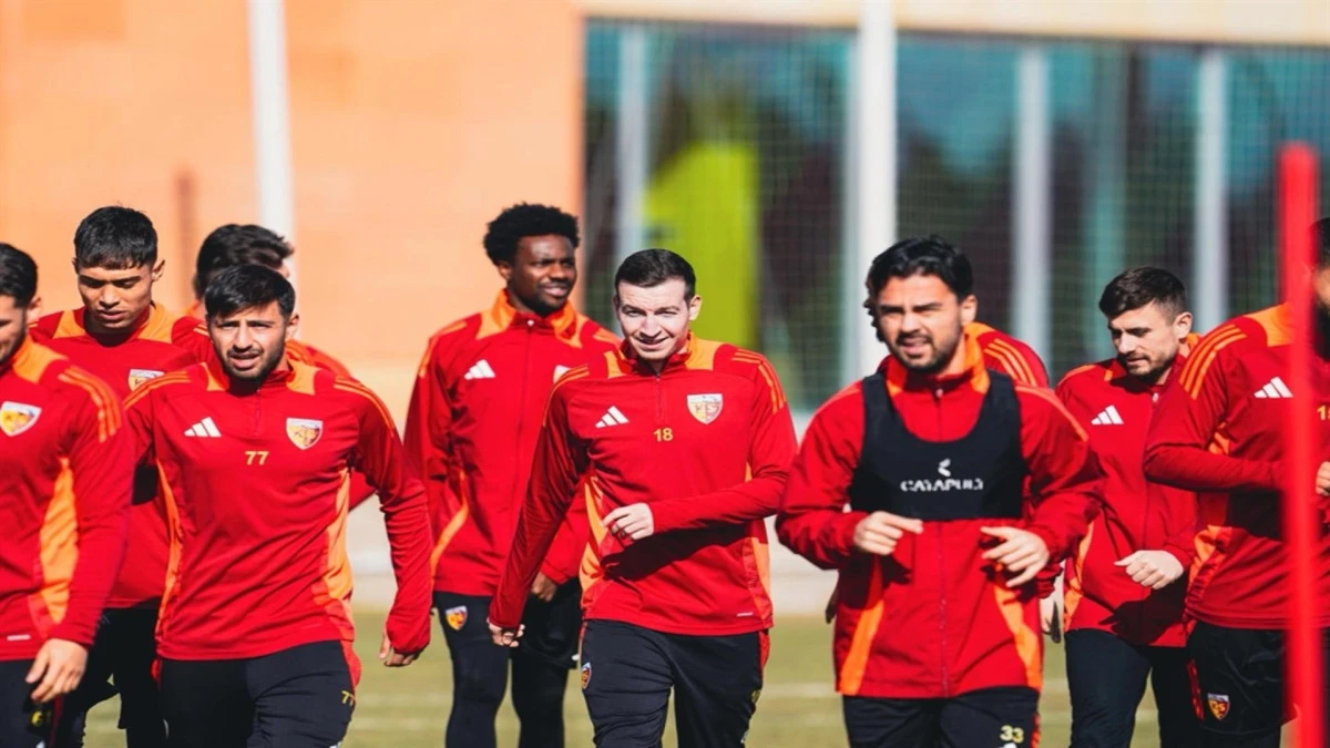 Zecorner Kayserispor'da Galatasaray ma&ccedil;ı hazırlıkları s&uuml;r&uuml;yor 